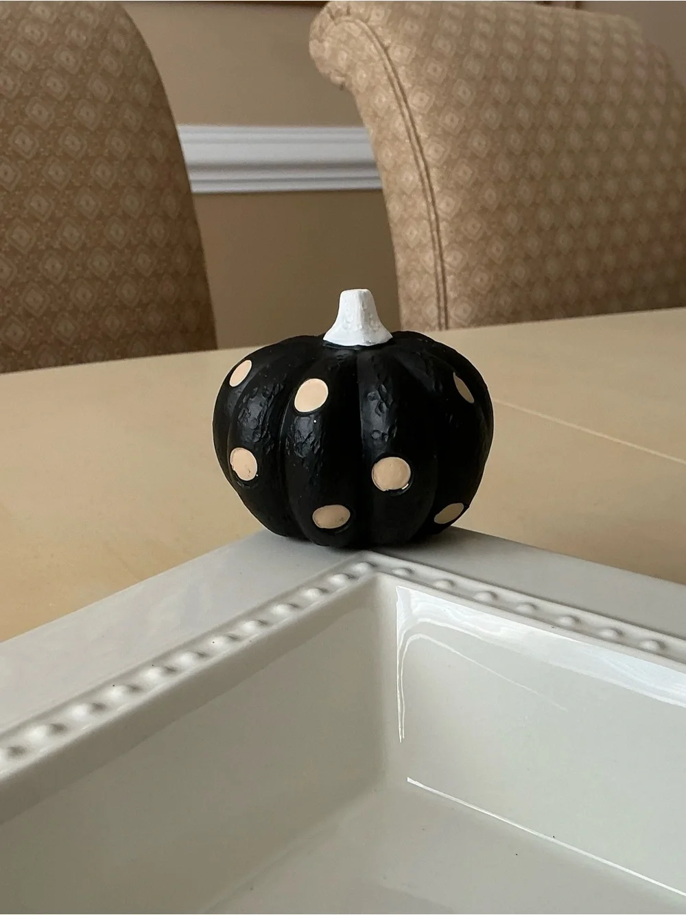 Black Halloween Autumn Pumpkin Platter Decoration - Polka Dots